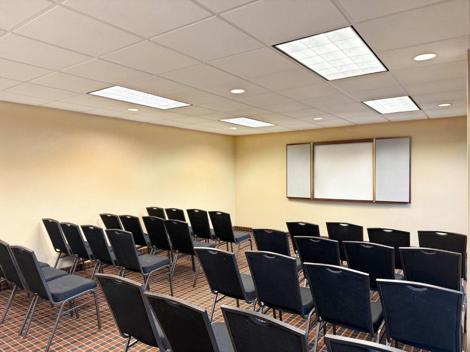Holiday Inn South Plainfield-Piscataway By Ihg Ngoại thất bức ảnh